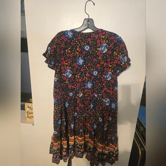 Floral Black Wrap - Picture 2 of 3